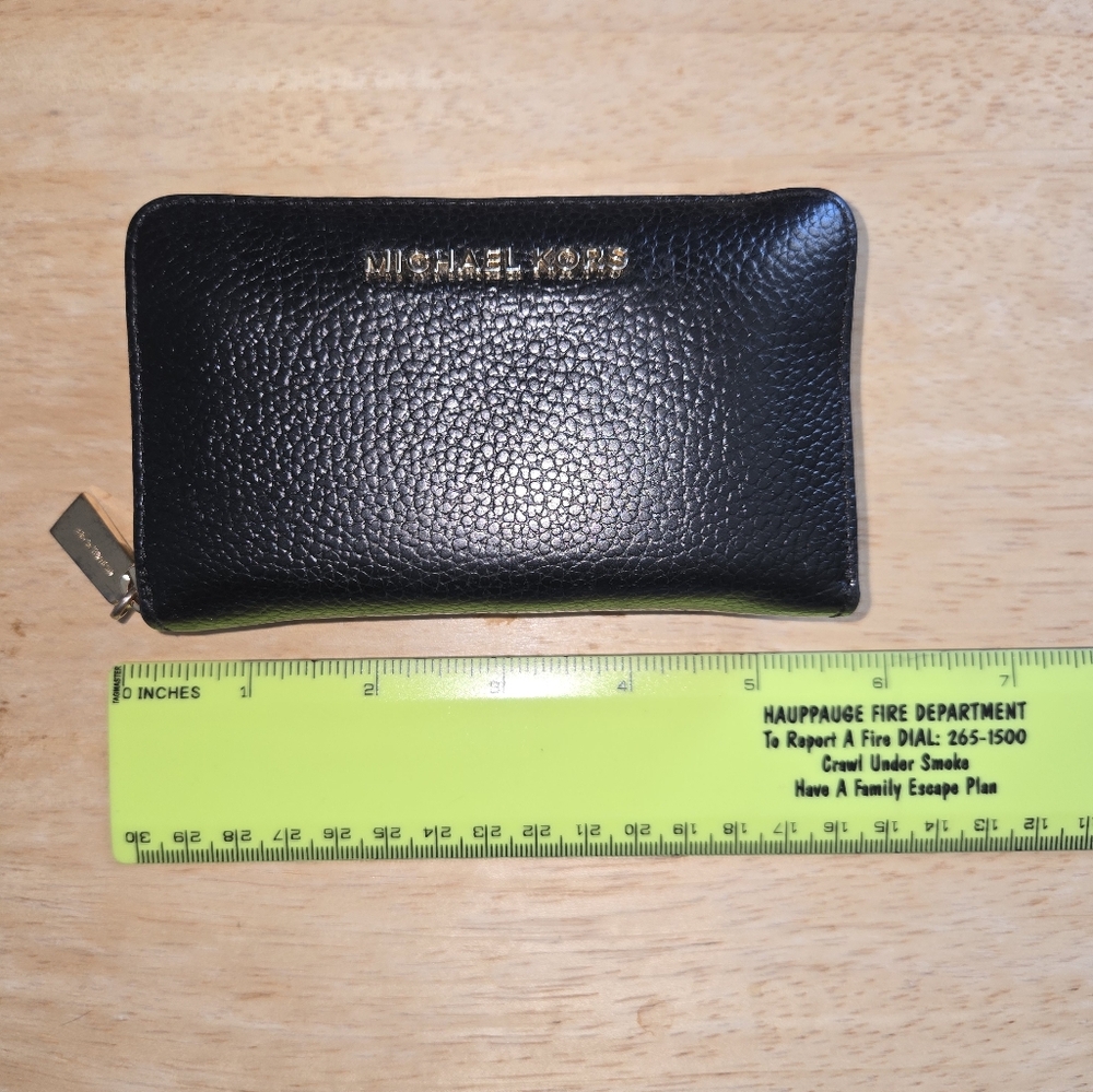Michael Kors Jet Set Small Zip Around Card Case (Wallet)